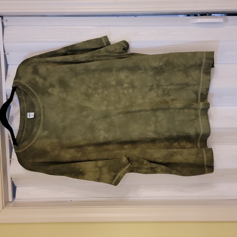 4x tie-dyed green shirt
